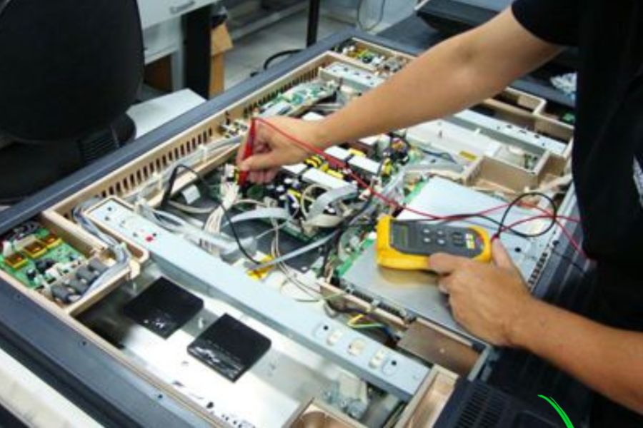 Aprenda a Consertar TVs e Conquiste a Liberdade que Você Sempre Sonhou!